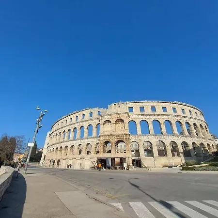 Lucky Day Pula